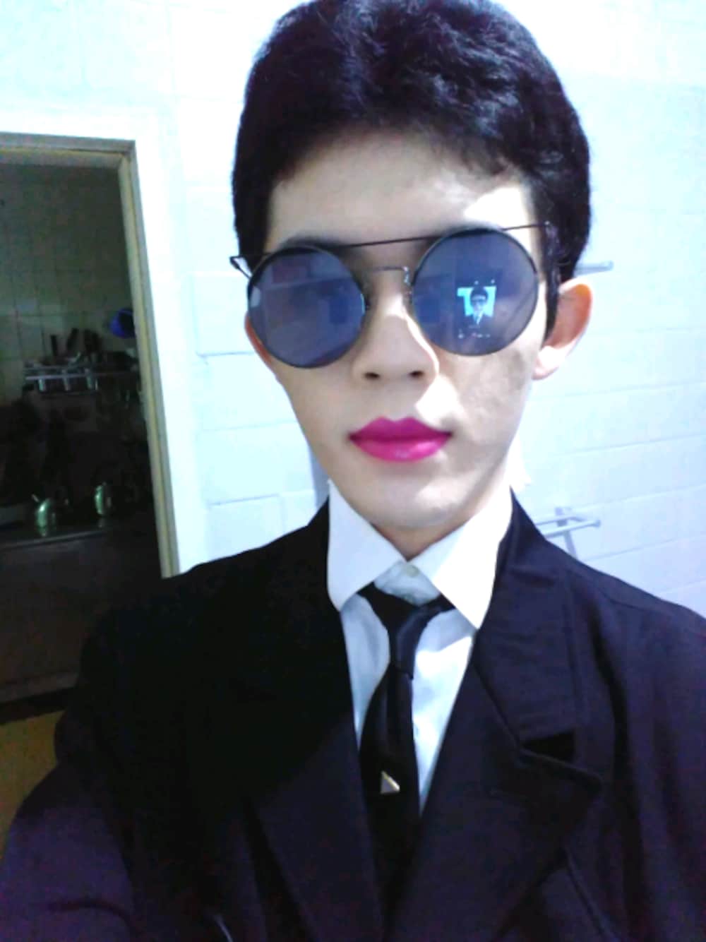 「黑白搭配、makeup、UNISEX、yohjiyamamoto、DARK、Sunglasses、Suit、Gentleman、dandy、shirts」｜「PIERRE BALMAINのアイテム（チャーム、ゴールド系）」を使った、J.C.Sさん（メンズ・172cm）の冬コーディネートの1枚目の写真
