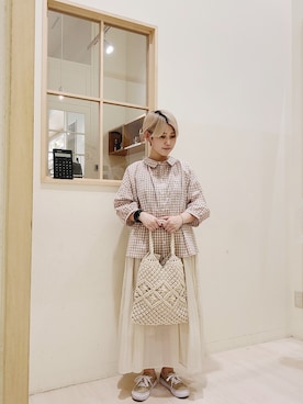 「Samansa Mos2（サマンサ モスモス）のアイテム（シャツ/ブラウス、ベージュ系）」を使った、こばみさん（レディース・148cm）の春コーディネート