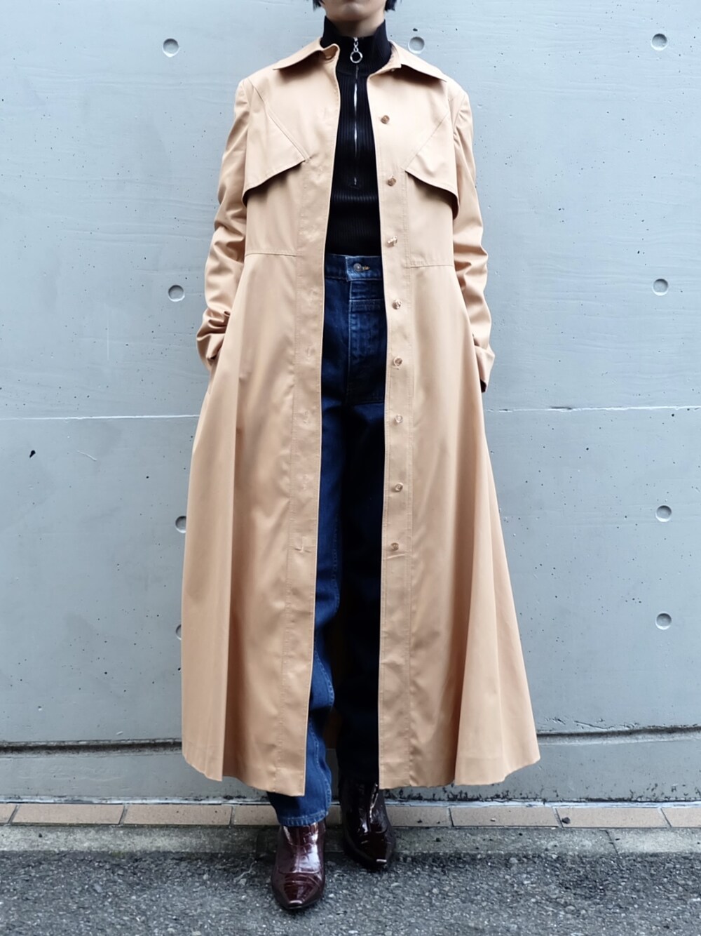 「古着、トレンチコート、VINTAGE、trench coat」｜「Vintage  Design Trench Coat（トレンチコート、ベージュ系）」を使った、champletokyoさん（レディース・158cm）の春コーディネートの1枚目の写真