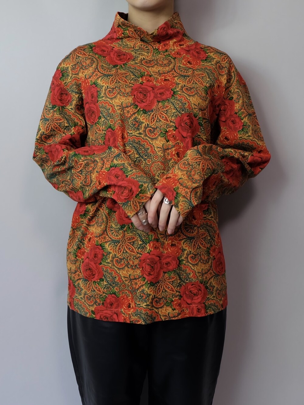 「古着、VINTAGE、花柄、古着MIX、古着コーデ」｜「vintage print tops（スウェット、その他）」を使った、champletokyoさん（レディース・158cm）の春コーディネートの1枚目の写真