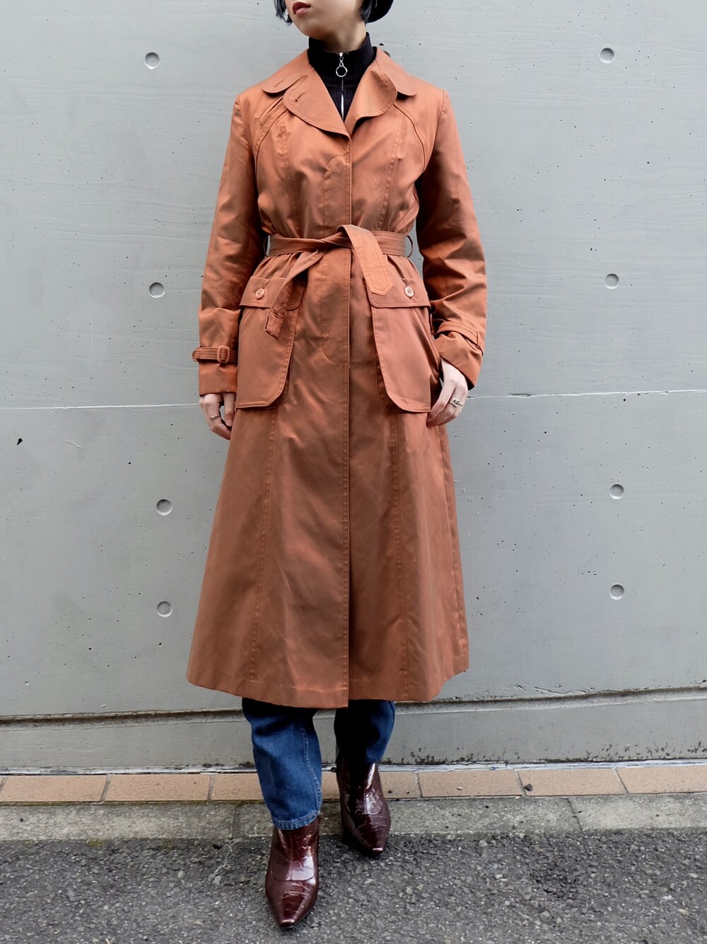「古着、トレンチコート、VINTAGE、トレンチ、古着MIX、古着コーデ」｜「vintage trenchcoat（トレンチコート、ブラウン系）」を使った、champletokyoさん（レディース・158cm）の春コーディネートの1枚目の写真