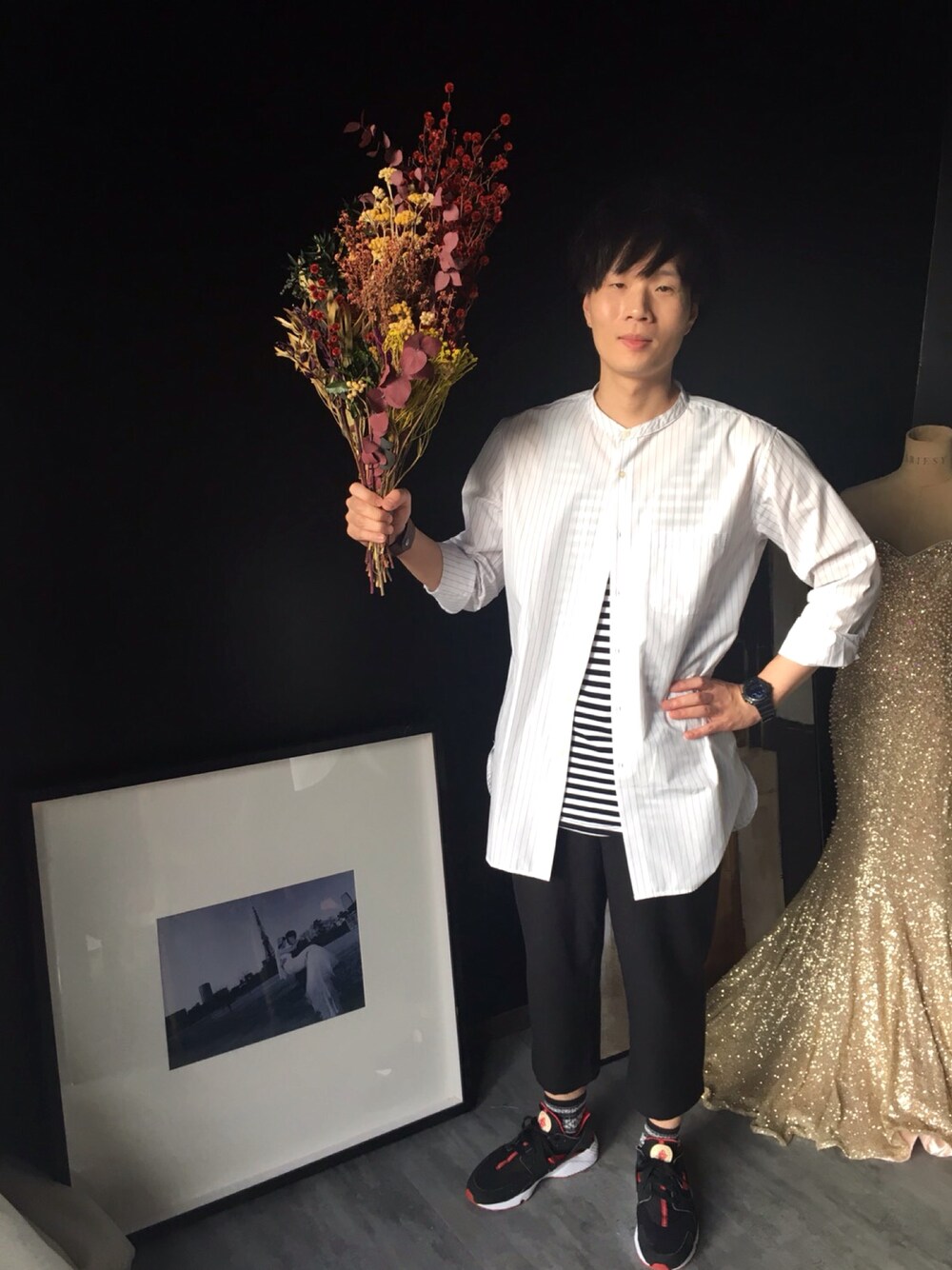 「WEGOのWEGO/ストレッチバンドカラーロングシャツ（シャツ/ブラウス、ホワイト系）」を使った、idaさん（メンズ・176cm）の夏コーディネートの1枚目の写真
