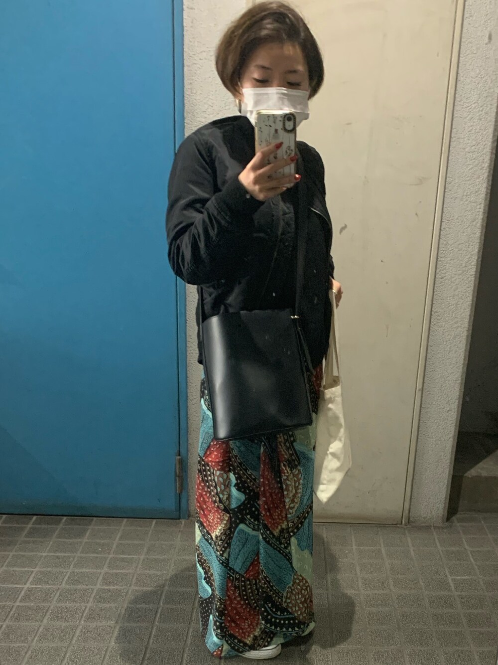 「休日スタイル、ショートヘア、低身長、ユニクロ」｜「UNIQLOのアイテム（ブルゾン、ブラック系）」を使った、ponさん（レディース・154cm）の冬コーディネートの1枚目の写真