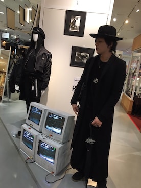 アクセサリーを使った 黒服 のメンズ人気ファッションコーディネート Wear アクセサリーを使った 黒服 のメンズ人気ファッションコーディネート Wear