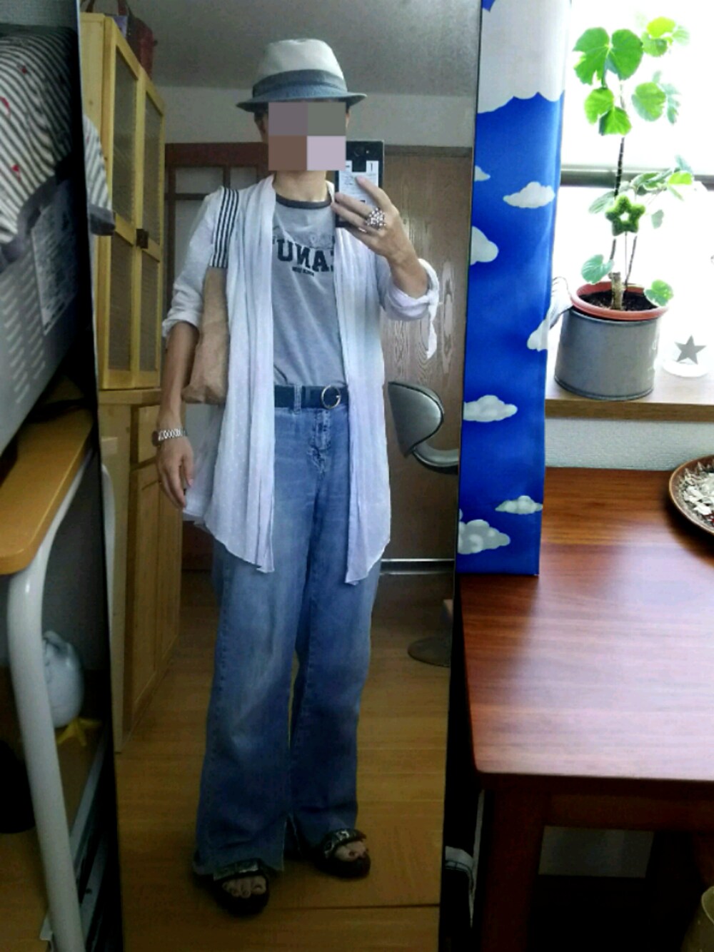 「コットンハット、ウスイロデニム、Tシャツ×デニム、Tシャツイン、コットンはおり、ラフ、トリムTシャツ」｜「Wendineのアイテム（その他アウター、その他）」を使った、yuka.iさん（レディース・158cm）の夏コーディネートの1枚目の写真