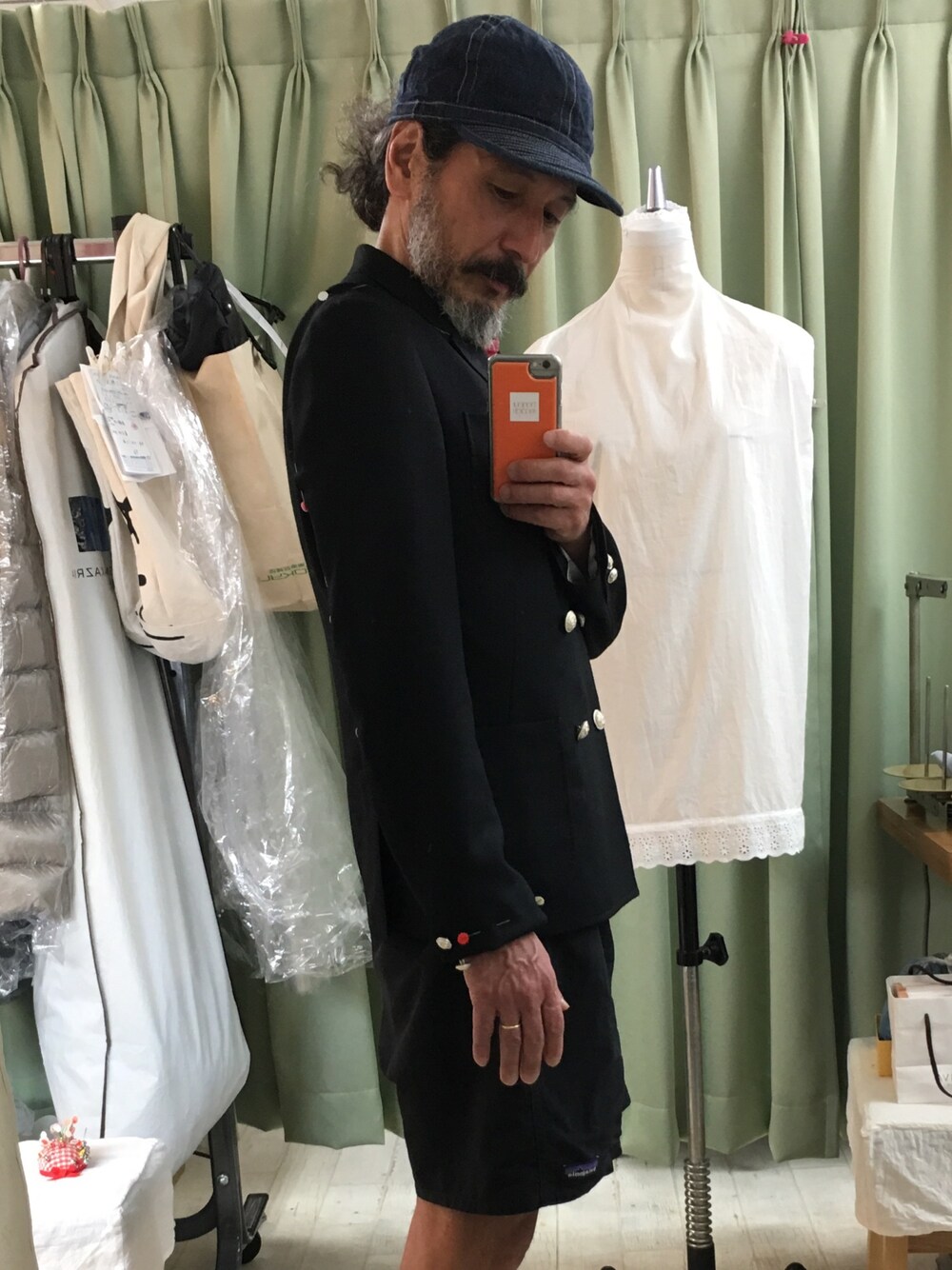 「リメイク」｜「TOMORROWLAND のジャケット（テーラードジャケット、ブラック系）」を使った、MACROMANCEさん（メンズ・170cm）の夏コーディネートの1枚目の写真