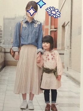 「白スニーカー」｜「アイテム（ワンピース/ドレス、ピンク系）」を使った、yuririsaさん（キッズ・100cm）の春コーディネート