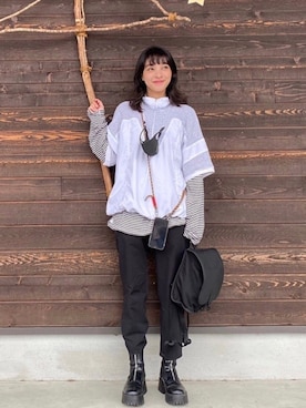 「アイテム（スマホケース/カバー、オレンジ系）」を使った、蒼葉えるさん（レディース・166cm）の春コーディネート
