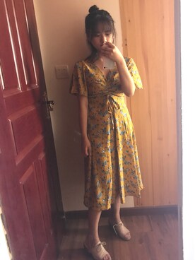 「taobaoのアイテム（スカート、イエロー系）」を使った、肉丸子さん（レディース・155cm）の秋コーディネート