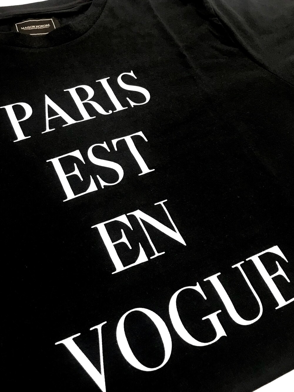 「MAISON HONOREのアイテム（Tシャツ/カットソー、ブラック系）」を使った、zzz...さん（メンズ・170cm）の夏コーディネートの1枚目の写真