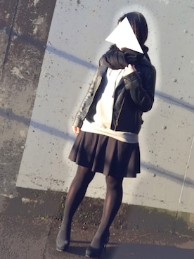 「黒スカート」｜「アイテム（ライダースジャケット）」を使った、おはる。さん（レディース・153cm）の冬コーディネート