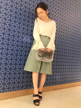 「MERCURYDUO（マーキュリーデュオ）のアイテム（クラッチバッグ）」を使った、高橋由希さん（レディース・156cm）の秋コーディネート