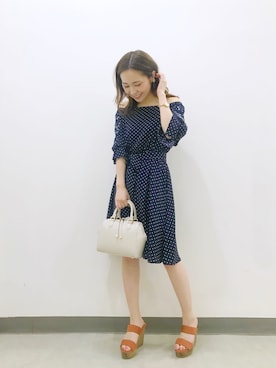 「MERCURYDUO（マーキュリーデュオ）の袖刺繍ベルト付ワンピース（ワンピース、ブルー系）」を使った、高橋由希さん（レディース・156cm）の春コーディネート