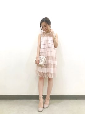 「MERCURYDUO（マーキュリーデュオ）のプリーツレース切替ワンピース（ワンピース、ピンク系）」を使った、高橋由希さん（レディース・156cm）の春コーディネート