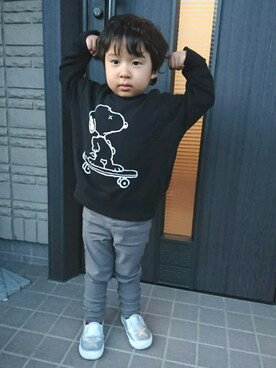 「petit main（プティマイン）のアイテム（スリッポン）」を使った、れおすけぱんすけさん（キッズ・100cm）の冬コーディネート