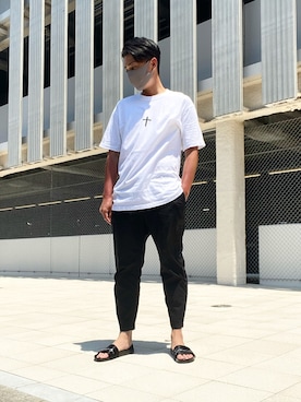 「GIVENCHY（ジバンシイ）のアイテム（サンダル）」を使った、𝗠𝗨𝗥𝗔さん（メンズ・175cm）の夏コーディネート