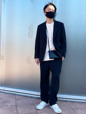 「UNIQLO Uのアイテム（テーラードジャケット、ブラック系）」を使った、𝗠𝗨𝗥𝗔さん（メンズ・175cm）の冬コーディネート