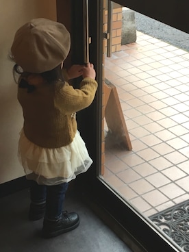 「カフェ」｜「アイテム（ハンチング/ベレー帽）」を使った、Yu.Re.nさん（キッズ・80cm）の冬コーディネート