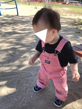 「アイテム（サロペット/オーバーオール、レッド系）」を使った、𝚜𝚘𝚞𝚔𝚞𝚗さん（キッズ・80cm）の秋コーディネート