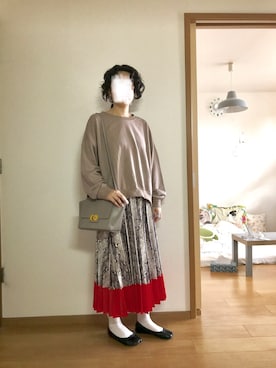 「H&M DIVIDED（エイチアンドエム　ディヴァイデッド）のアイテム（スウェット）」を使った、T.さん（レディース・166cm）の秋コーディネート