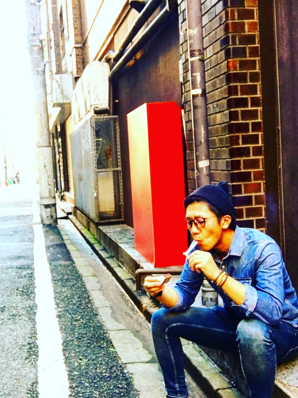 「デニム、デニムコーデ、秋冬コーデ、シンプル、デニムオンデニム」｜「GLOBAL WORKの【GLOBAL WORK】ウールコットンリブワッチ/534971（ニットキャップ/ビーニー、ブルー系）」を使った、Koudaiさん（メンズ・170cm）の秋コーディネートの1枚目の写真