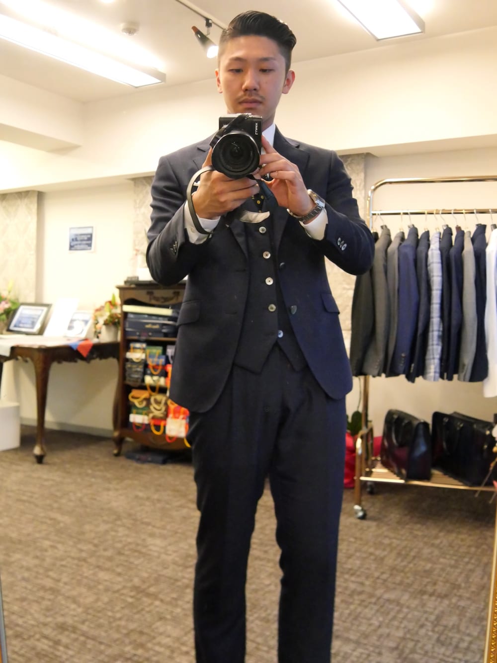 「銀座、レセプション、スーツ、スーツスタイル、3ピース、Suit、メンズファッション、パーティースタイル、パーティー」｜「TravativeStyleのアイテム（フォーマルスーツ/小物、ブルー系）」を使った、Koudaiさん（メンズ・170cm）の夏コーディネートの1枚目の写真
