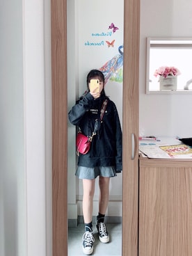 「アイテム（トートバッグ、レッド系）」を使った、littleswimさん（レディース・158cm）の春コーディネート