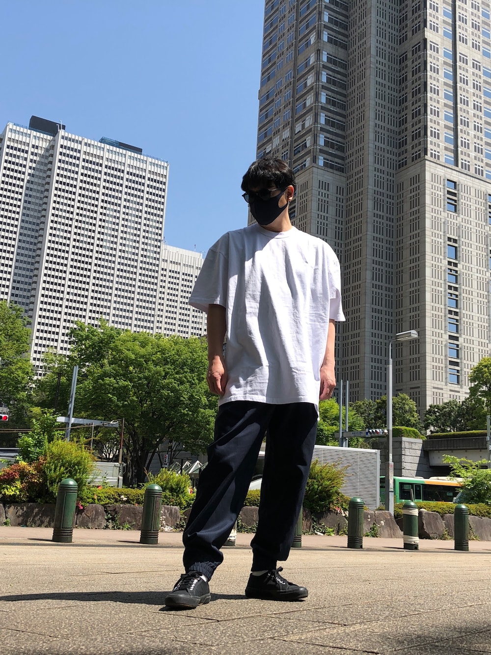 「シンプル、今日のコーデ、春コーデ、ラフ、ビッグシルエット」｜「NAUTICAのNAUTICA/ノーティカ 2-Pack Tee/2パックTシャツ（Tシャツ/カットソー、ホワイト系）」を使った、clockworkysさん（メンズ・168cm）の春コーディネートの1枚目の写真