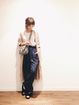 「FLORENT（フローレント）のアイテム（ノーカラージャケット）」を使った、安田美沙子さん（レディース・162cm）の春コーディネート