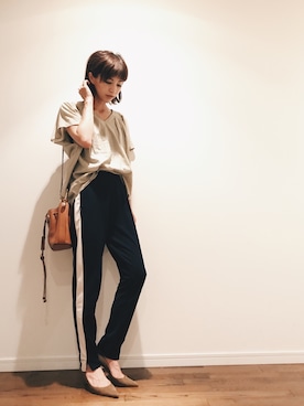 「FLORENT（フローレント）のアイテム（シャツ/ブラウス）」を使った、安田美沙子さん（レディース・162cm）の夏コーディネート