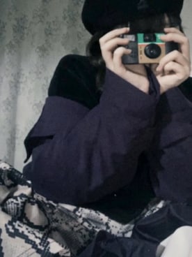 「usedのアイテム（ニット/セーター、ブラック系）」を使った、樱花さん（レディース・160cm）の冬コーディネート