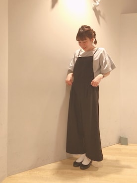 「earth music&ecology（アースミュージックアンドエコロジー）のアイテム（サロペット/オーバーオール、ブラック系）」を使った、H a k iさん（レディース・154cm）の夏コーディネート