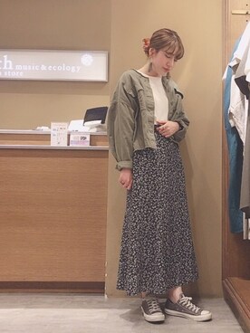 「Aラインスカート」｜「アイテム（ジャケット/アウター）」を使った、H a k iさん（レディース・154cm）の春コーディネート