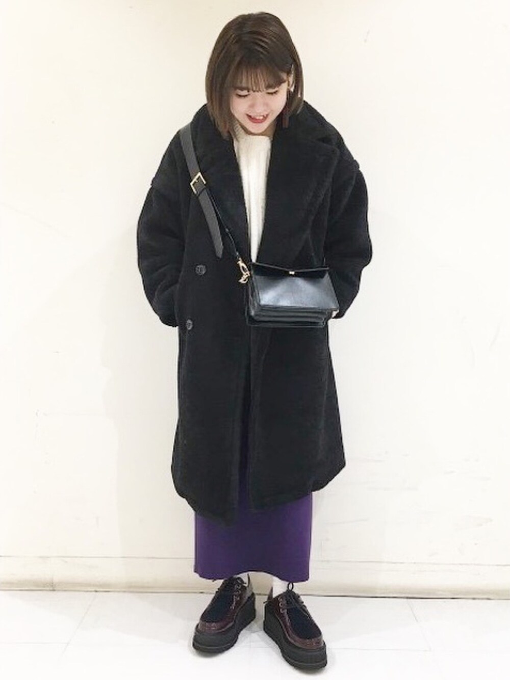 「JEANASISのボアチェスターコート/817218（チェスターコート、ブラック系）」を使った、yukiさん（レディース・157cm）の冬コーディネートの1枚目の写真