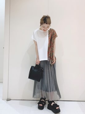 「JEANASIS（ジーナシス）のシアーシャイニープリーツスカート/876109（スカート）」を使った、yukiさん（レディース・155cm・20代）の夏コーディネート