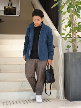 「DECADE（ディケイド）のアイテム（バッグ）」を使った、MURAさん（メンズ・171cm）の秋コーディネート