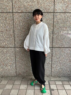 「SHIPS（シップス）のU PHORICA:〈手洗い可能〉ソリッドボリュームタックブラウス（シャツ/ブラウス、ホワイト系）」を使った、中村さん（レディース・152cm）の夏コーディネート