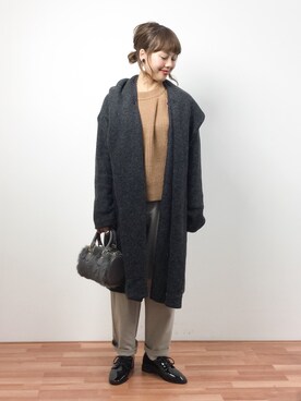 「クルーネック」｜「アイテム（チェスターコート）」を使った、内山陽菜さん（レディース・149cm）の冬コーディネート