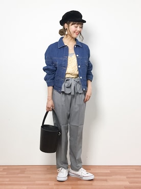 「花柄トップス」｜「アイテム（ジャケット/アウター）」を使った、内山陽菜さん（レディース・149cm）の春コーディネート