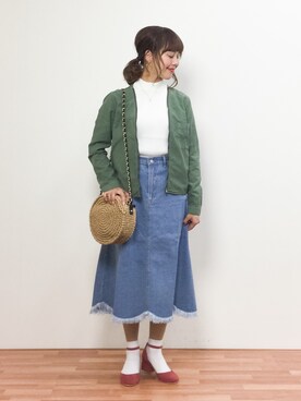 「リブニット」｜「アイテム（ミリタリージャケット）」を使った、内山陽菜さん（レディース・149cm）の春コーディネート