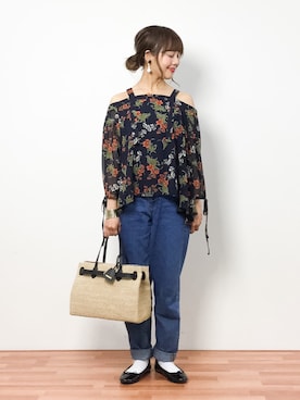 「TOPKAPI（トプカピ）のアイテム（かごバッグ）」を使った、内山陽菜さん（レディース・149cm）の春コーディネート