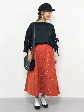 内山陽菜さんの「スクエア刺繍シャンタンフレアスカート◆」を使ったコーディネート