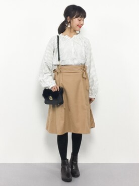 内山陽菜さんの「【WEB限定価格】脇リボンフレアースカート」を使ったコーディネート