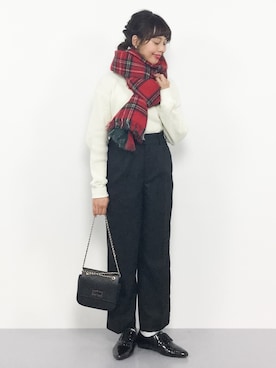 「赤チェック」｜「アイテム（スラックス）」を使った、内山陽菜さん（レディース・149cm）の秋コーディネート