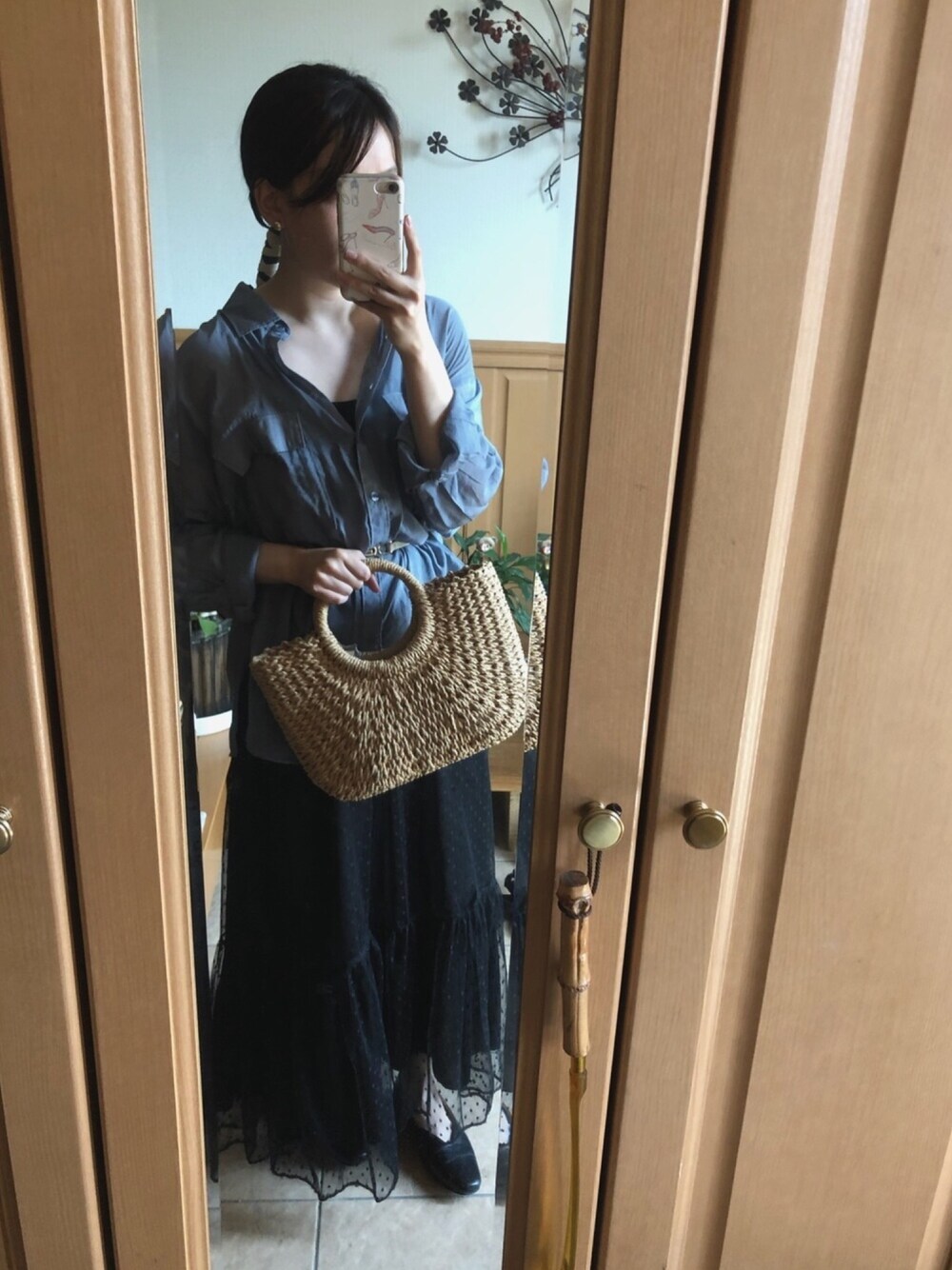 「シャツスタイル、プチプラ、スカート、夏、大人カジュアル、シンプル、ドット、パンプス」｜「tiptopの2020SS　シアーBIGシャツ（シャツ/ブラウス、ブルー系）」を使った、macchan☆彡.。さん（レディース・157cm）の夏コーディネートの1枚目の写真