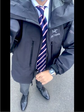 マウンテンパーカーを使った スーツスタイル の人気ファッションコーディネート Wear