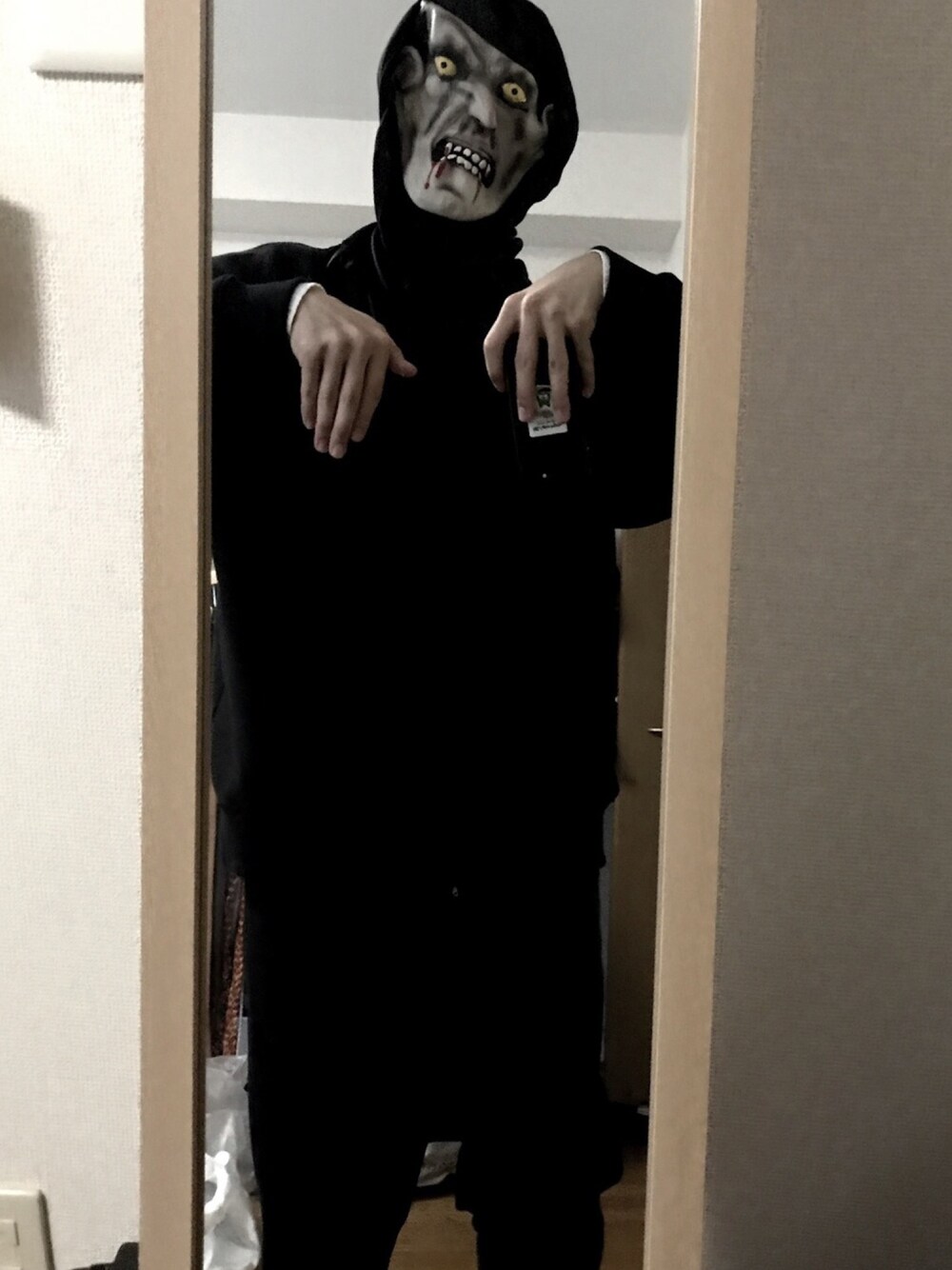 「wearhalloween2017、ALL BLACK、black」｜「GUのアイテム（スウェット、ブラック系）」を使った、こうたんさん（メンズ・166cm）の秋コーディネートの1枚目の写真