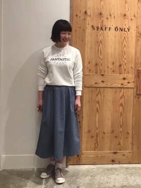 「ロゴ」｜「アイテム（スリッポン）」を使った、coen 徳永さん（レディース・165cm）の冬コーディネート