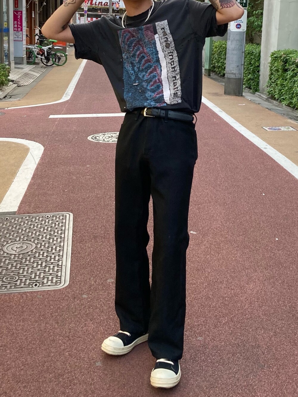 【カジュアルコーデの格上げ】RICKOWENS スネーク スニーカー 25SS】 RICK OWENSを用いたモードストリートスタイル | 2081 | STORY