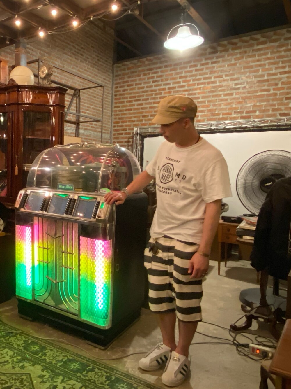 「HUMAN MADEのアイテム（その他パンツ、その他）」を使った、Tomo Horsanさん（メンズ・174cm）の夏コーディネートの1枚目の写真